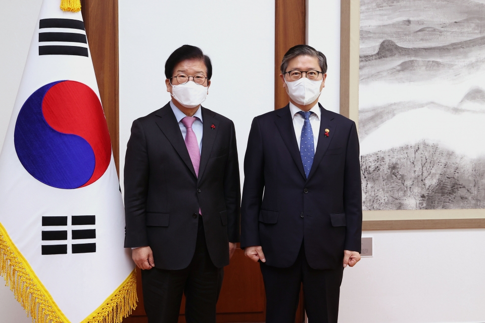 박병석 국회의장, 변창흠 신임 국토교통부 장관 예방 받아 [사진=국회사무처]